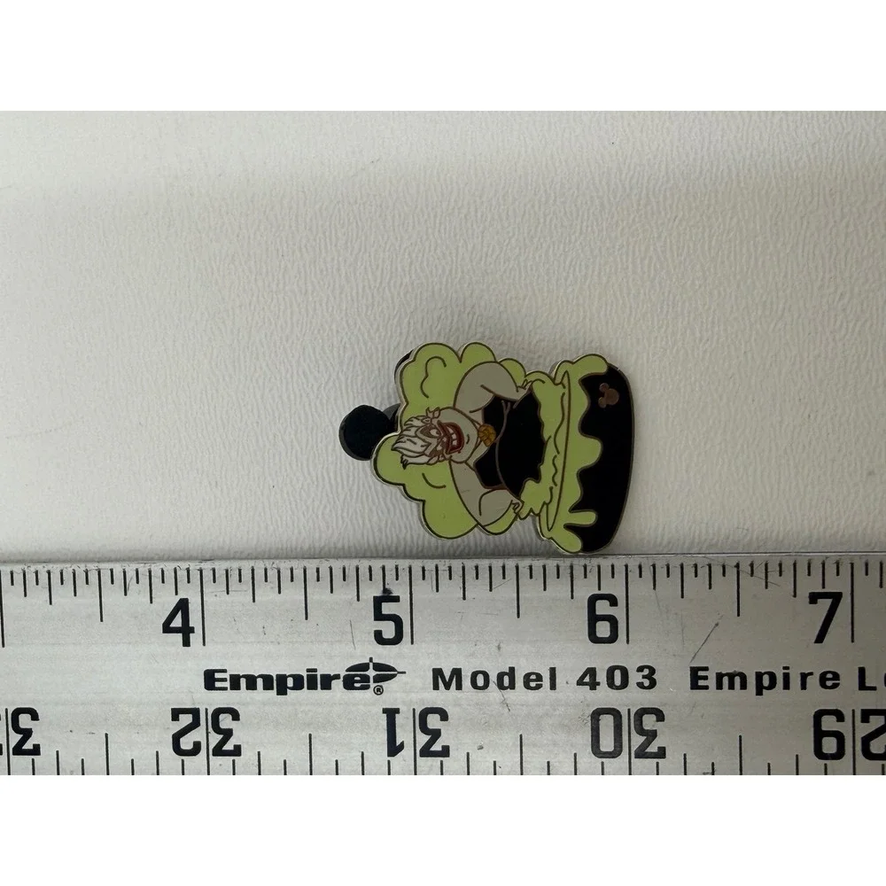 Disney Ursula Sea Witch Cauldron Pin 2005 Cast Lanyard Collection 2 of 5